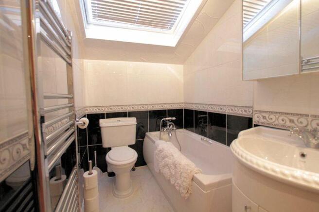 en-suite off b...