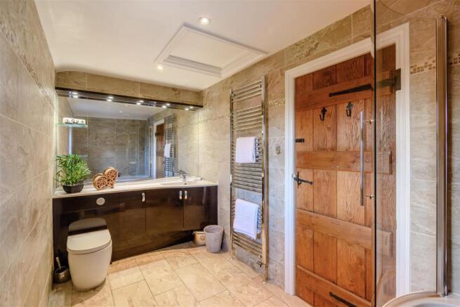 8414492-interior14.jpg