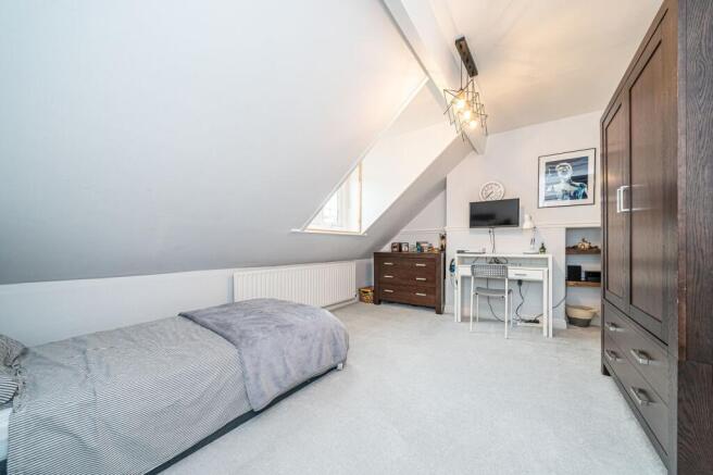 3 bed Terraced to rent Image 6
