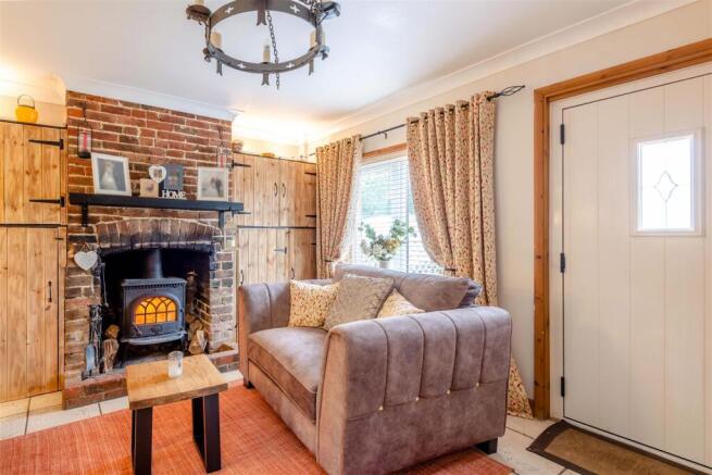 Snug/Dining Room