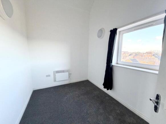 2 bed Flat for sale Image 7