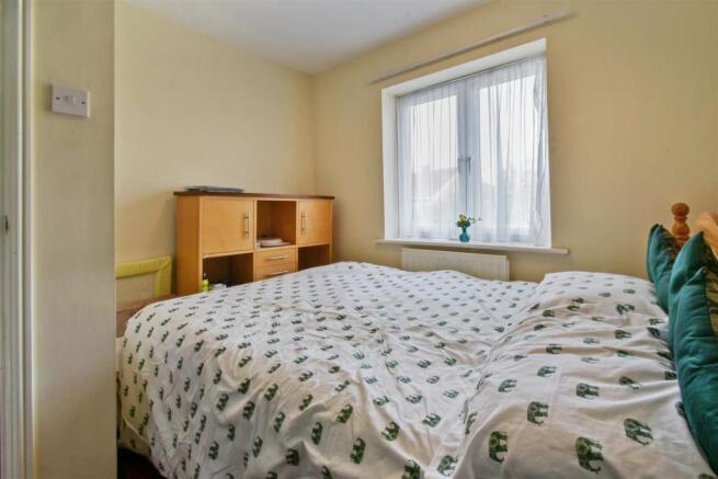 bedroom 3.JPG