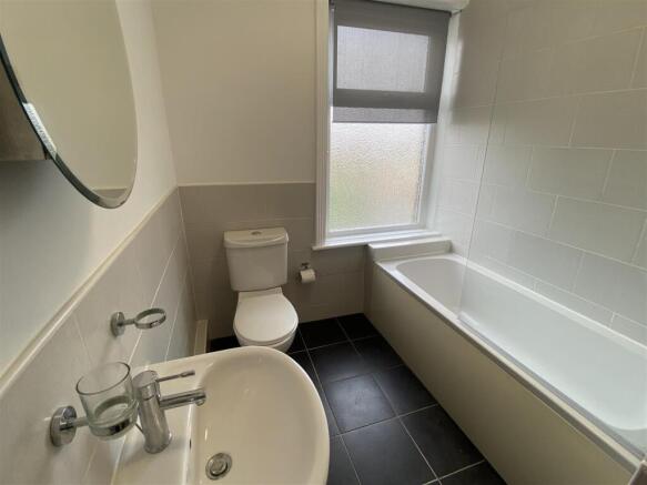 1 bed House to rent Image 5