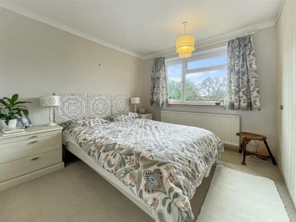 Bedroom 1.jpg