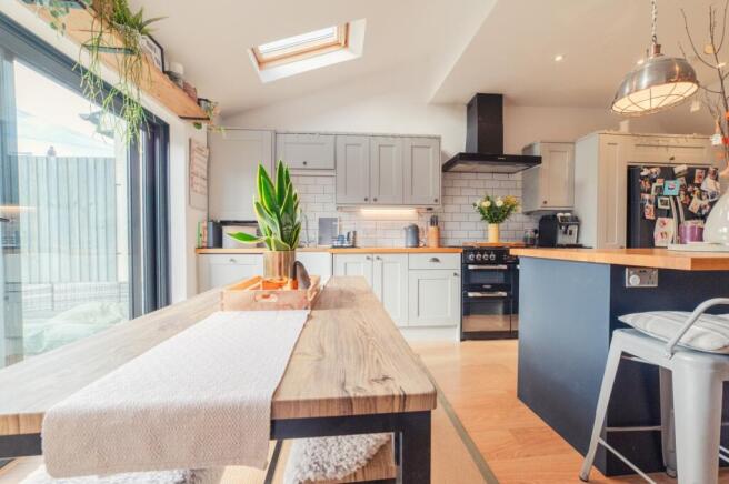 Award-winning Media team on EVERY Listing_24