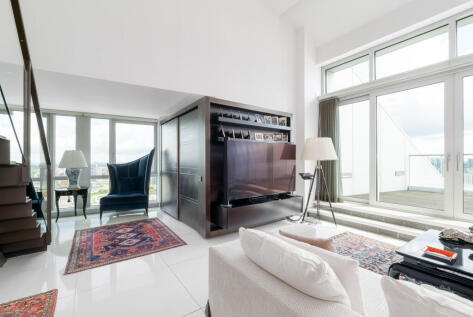 Fairmont Avenue, London, E14