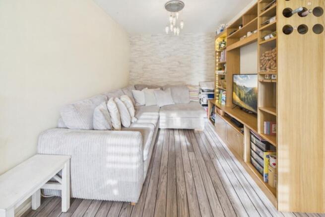  Presented by Clinton at EweMove Bexleyheath and D