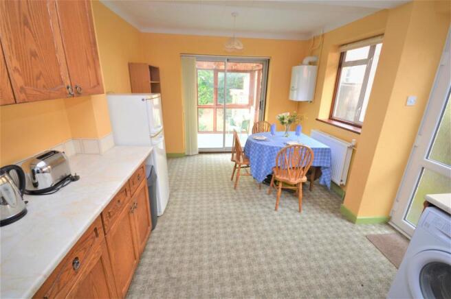 Kitchen 1.jpg