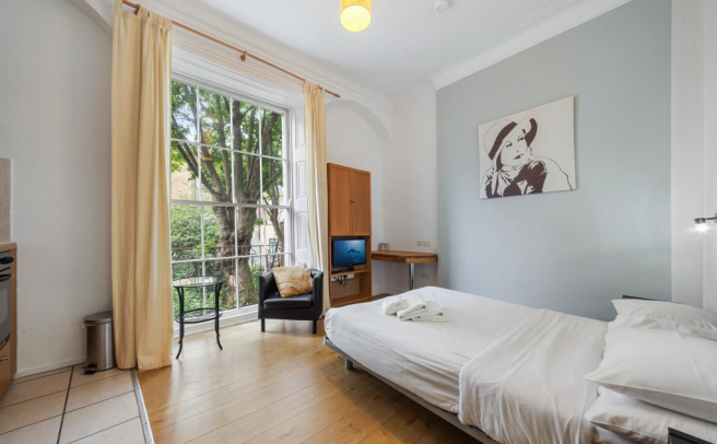 Double-Bed Studio Apartment, Bloomsbury, London