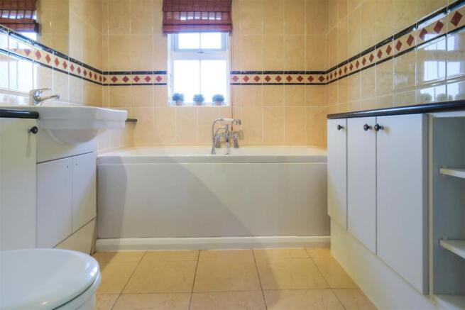 BATHROOM.JPG