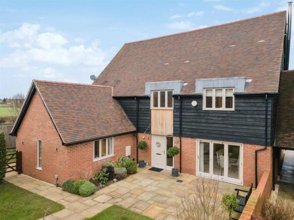 6 Hall Farm Court_013.jpg