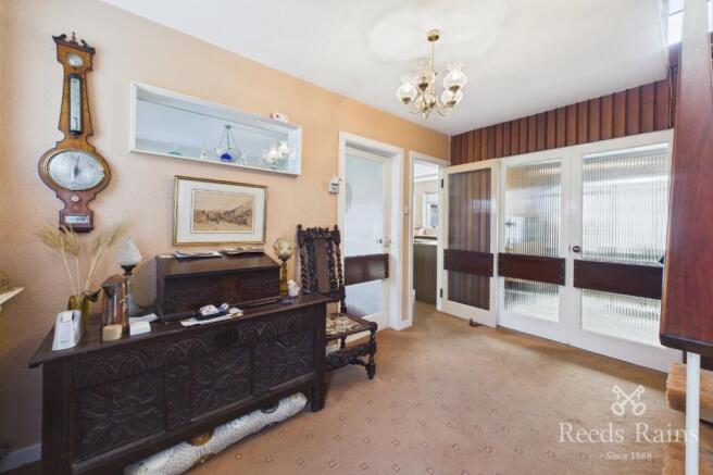 4 bed Detached for sale Image 8