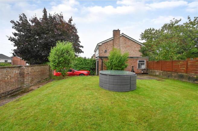 Detached garage