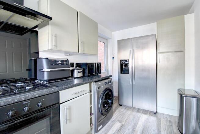 Kitchen (alt view)