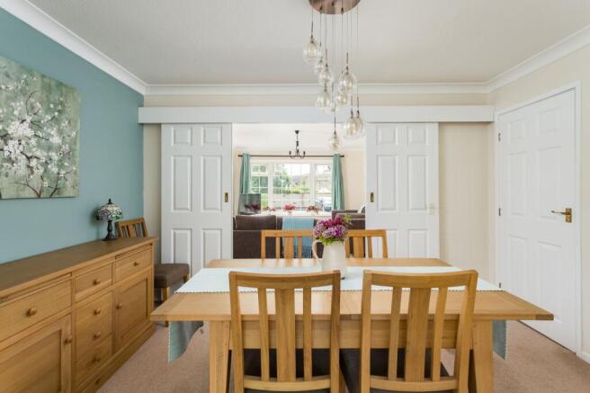 4 bed Detached for sale Image 7
