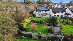4, Chapel Close, Tiverton EX16 7SQ