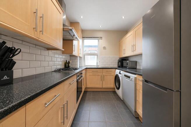 Pulteney Road, London, E18 photo 4