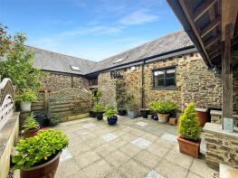 1, Clotworthy Barns, Torrington Road, Winkleigh EX19 8HR