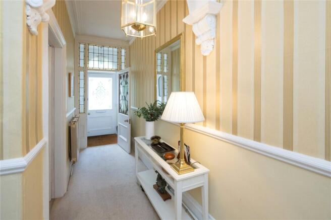 5 bed Semi-Detached for sale Image 6