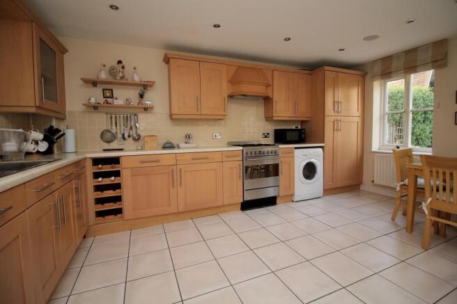 Kitchen / Breakfast 