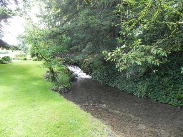Rear waterfall