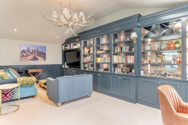 5 bed Barn Conversion for sale Image 7