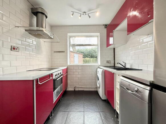 2 bed Semi-Detached for sale Image 10