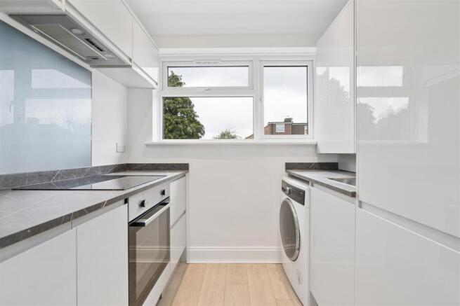 65 Runneymede Colliers Wood SW19 kitchen.jpg
