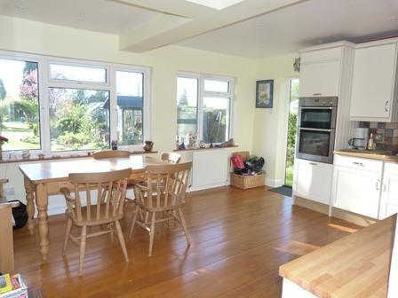 Kitchen /  Breakfast