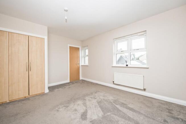4 bed Terraced for sale Image 10