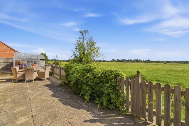 Upton Gardens, Upton Upon Severn, WR8 0NU photo 4
