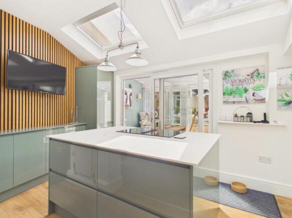 3 bed Terraced for sale Image 4