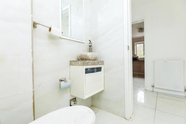 3 bed Semi-Detached for sale Image 6