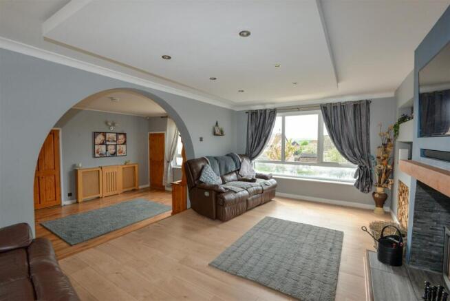 Living Room 4.jpg