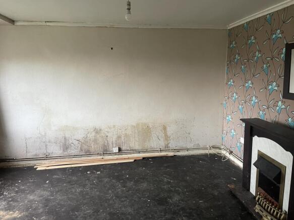 13 Webb Crescent, Dawley, Telford, Shropshire TF4 3DP photo 4