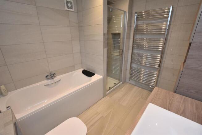 Contemporary Four-Piece Bathroom