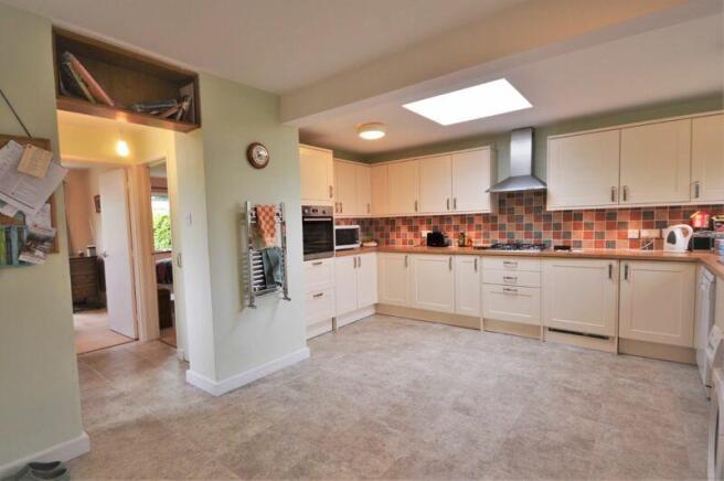 KITCHEN / BREAKFAST ROOM