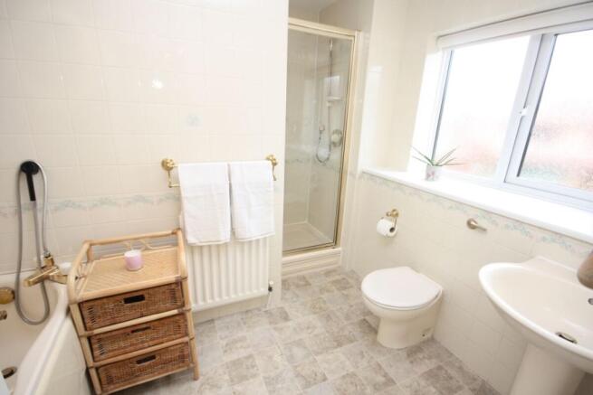 En-Suite Bathroom