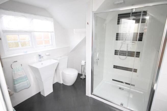 EN SUITE SHOWER ROOM