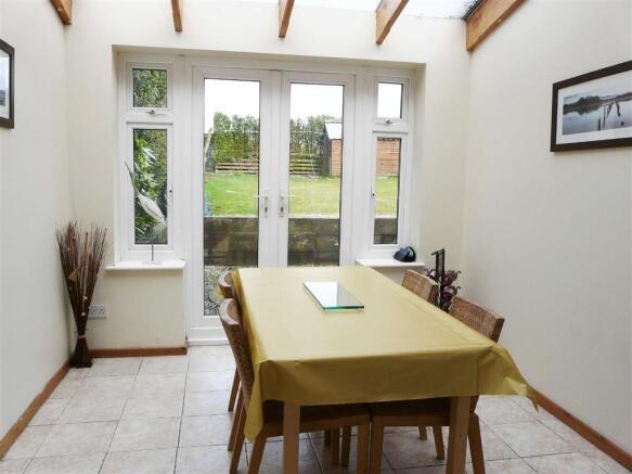 DINING ROOM/GARDEN R