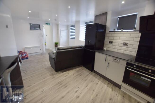 1 bed Flat to rent Image 5