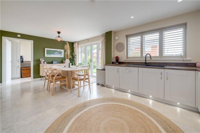 4 bed Detached for sale Image 5