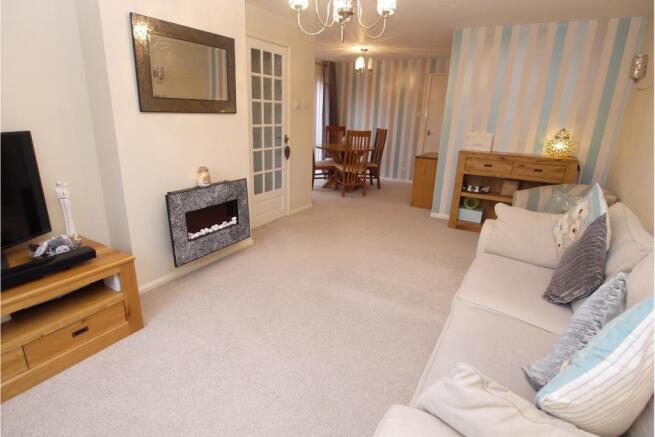 Lounge/Dining Room