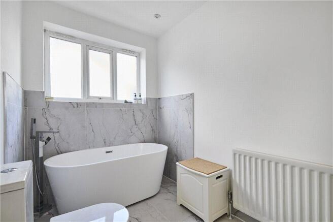 6 bed Semi-Detached for sale Image 12