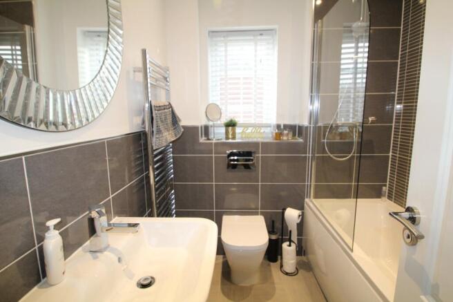 3 bed Semi-Detached to rent Image 6