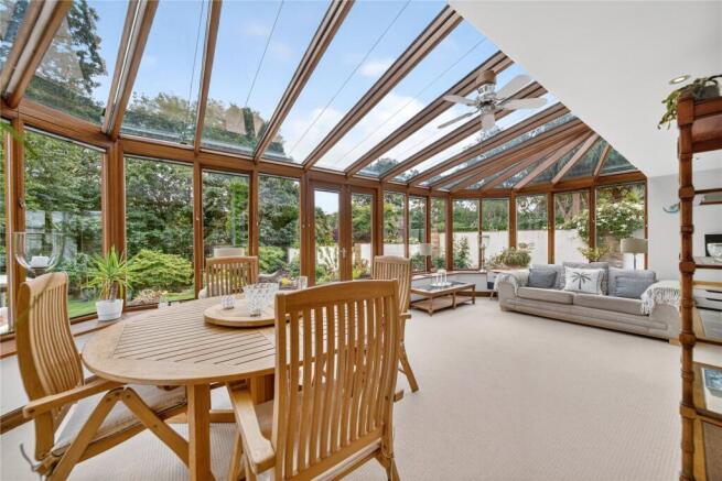 4 bed Detached for sale Image 8