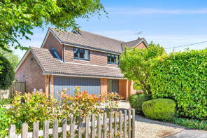 Eversfield, Telegraph Lane, Four Marks, Alton GU34 5AX