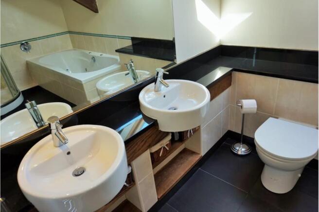 Master En-suite