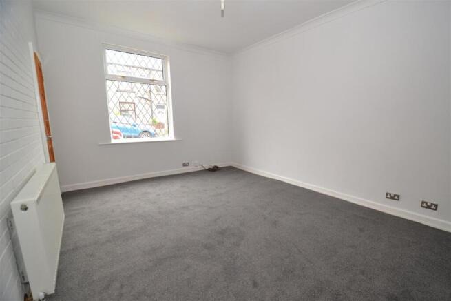 2 bed Terraced to rent Image 4