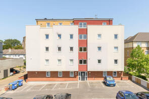Flat 15, Cloister Court, Church Street, Walton-on-thames KT12 2QS
